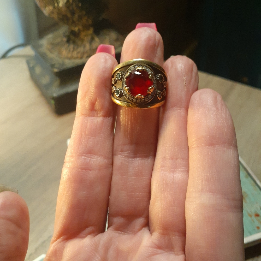 Class ring style ruby and emerald